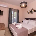 Zoes Luxury Corfu דירה *